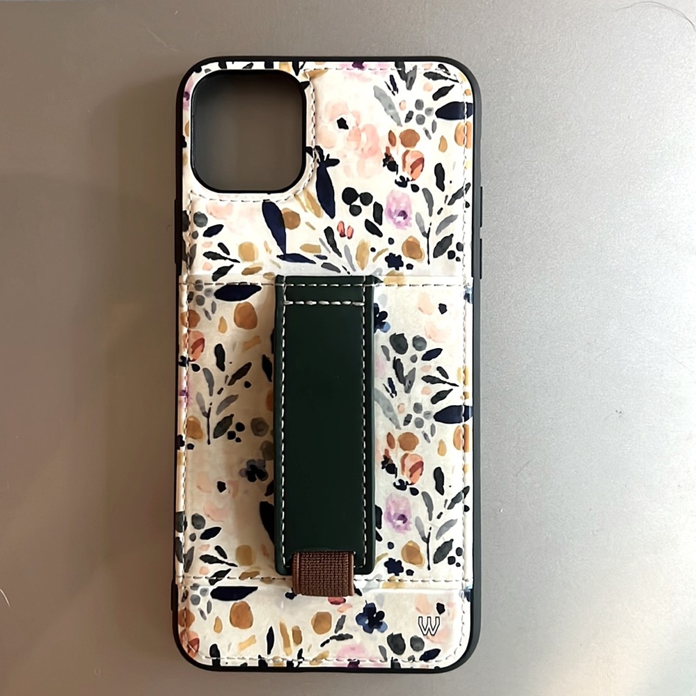 iPhone 11 Pro Max Walli phone case.